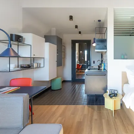 STAYERY Bielefeld Hauptbahnhof-3
